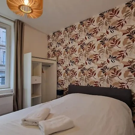 Frida T2 Avec Sa Terrasse By Unsejouranancy Fr *