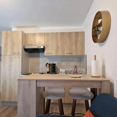 Apartment Frida T2 Avec Sa Terrasse By Unsejouranancy Fr