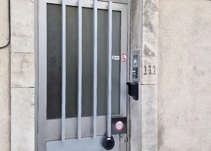 Frida T2 Avec Sa Terrasse By Unsejouranancy Fr Nancy